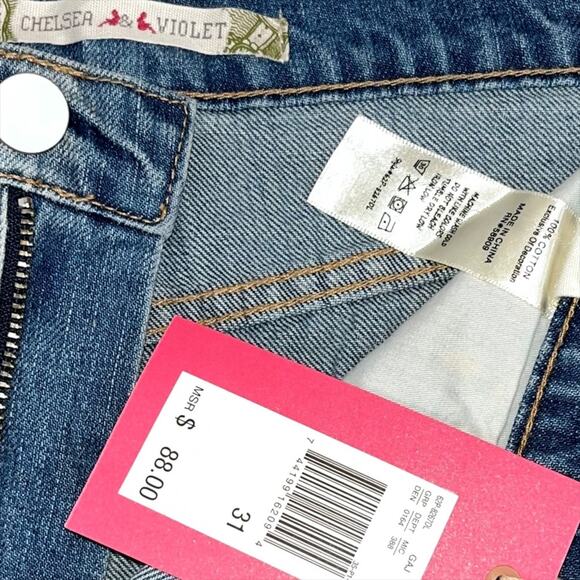 Chelsea & Violet Gaj Lt Blue White Floral Embroidery Frayed Jean Shorts Sz31 NWT - Picture 15 of 16